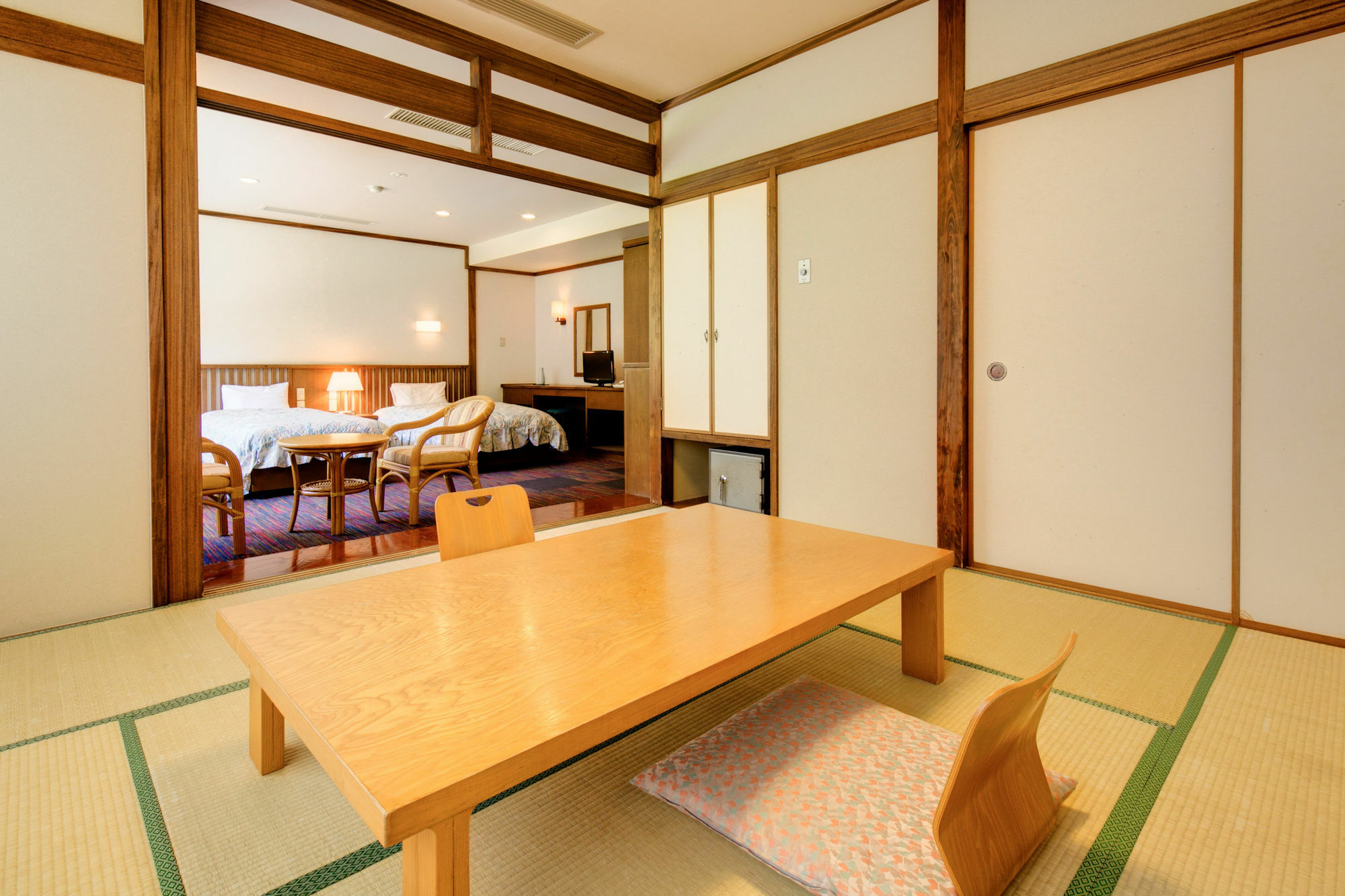 Готель Yugawara-Onsen Manyoso Екстер'єр фото