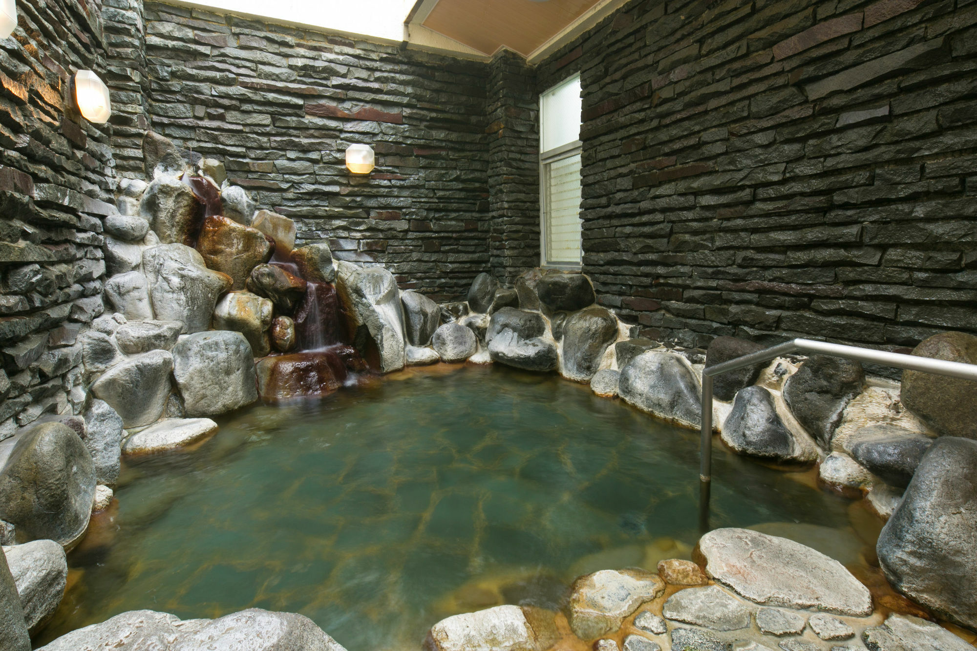 Готель Yugawara-Onsen Manyoso Екстер'єр фото